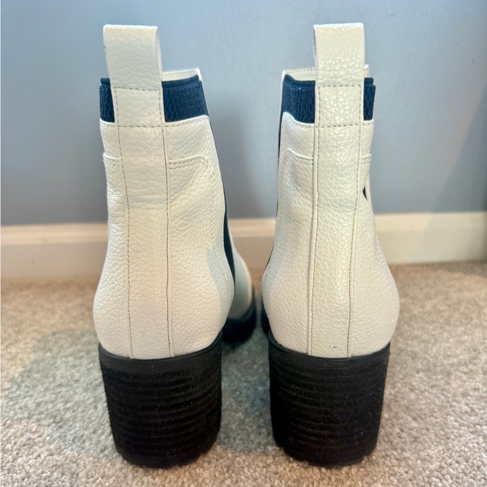 MIA Women's Jonna Round Toe Chelsea Booties, White & Black, Size 10 EUC - Picture 4 of 9